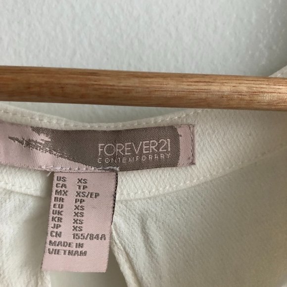 Forever 21 cropped cream silky blouse XS - Picture 2 of 3